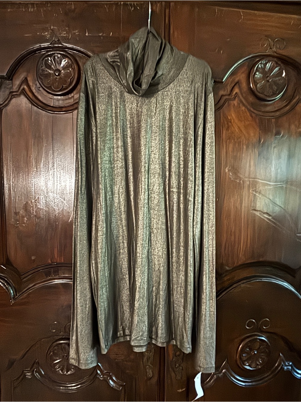 Women's Metallic Grey Long-Sleeve Hooded Tee